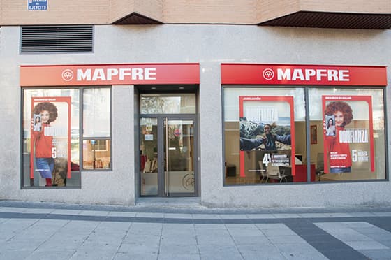 mapfre-arganda-del-rey-fondo-transparente-fachada-escaparate